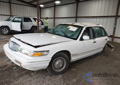 1997 Mercury Grand Marquis Gs z USA, uszkodzony, nr VIN 2MELM74W6VX680292